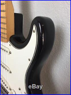 1997 Fender Stratocaster sunburst electric guitar w hard case