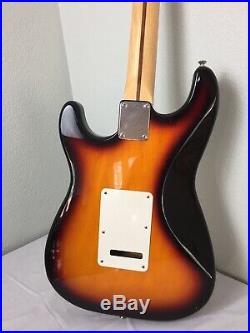 1997 Fender Stratocaster sunburst electric guitar w hard case