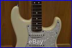 2001-2002 Fender Stratocaster Cream MIM with Locking Tuners USED FREE SHIPPING