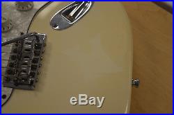 2001-2002 Fender Stratocaster Cream MIM with Locking Tuners USED FREE SHIPPING