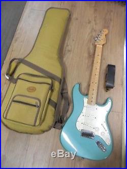 2004-2005 Fender American Vintage Stratocaster Electric Guitar