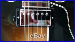 2005 Gibson USA ES-335 sunburst. Withoriginal hardcase. Barely used. No reserve