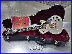 2006 Gibson Les Paul Custom Ebony Alpine White Guitar