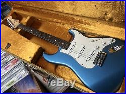 2010 MIM FENDER STRATOCASTER ELECTRIC GUITAR SSS LAKE PLACID BLUE with Tweed Case