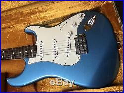2010 MIM FENDER STRATOCASTER ELECTRIC GUITAR SSS LAKE PLACID BLUE with Tweed Case