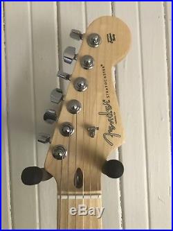 2017 Fender USA American Pro Stratocaster Strat withCase Excellent Condition