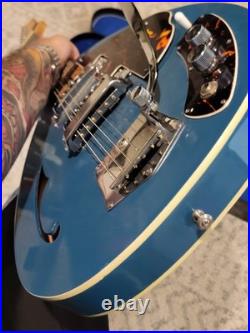 AUTHENTIC VINTAGE BLUE TEARDROP CRESCENDO GUITAR FROM BEFORE 1980 Condition VG++