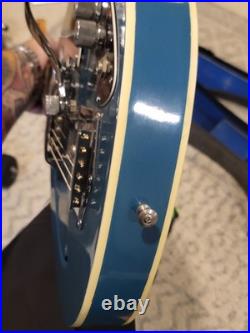 AUTHENTIC VINTAGE BLUE TEARDROP CRESCENDO GUITAR FROM BEFORE 1980 Condition VG++