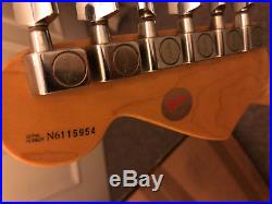 American Fender Standard Stratocaster USA Vintage white + Fender HARD CASE