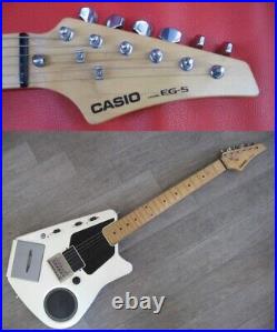 Casio EG-5 EleKing Guitar White with Built in Cassette Deck Amplifier Used VG