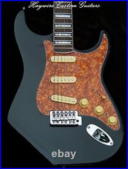 Classic Strat+Bound Rosewood/Maple Neck+7 Sound Switch+T-Bleed+MORE