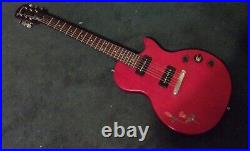 Epiphone special model faded red guitar used very little and in exellent conditi