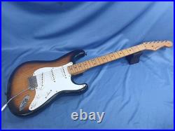 FENDER JAPAN EXTRAD ST54-140 Used Ash body Maple neck Maple fingerboard Sunburst