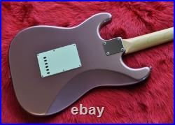 Fender Made in Japan Hybrid Stratocaster Burgundy Mist Metallic