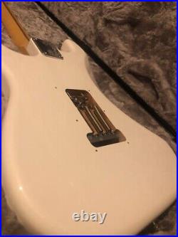 Fender Player Series Stratocaster HSS Customize White Electric Guitar