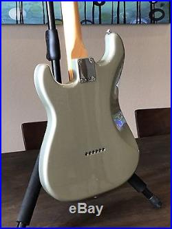 Fender Robert Cray Stratocaster Electric Guitar Inca Silver Rosewood