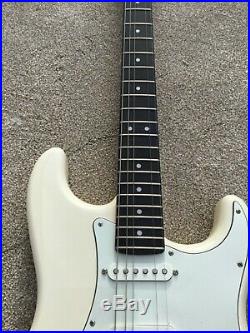 Fender Stratocaster Mexican, please read