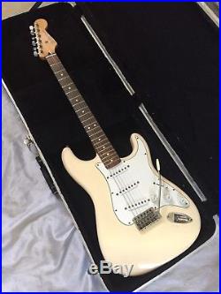 Fender Stratocaster. Olympic White & Hard Case