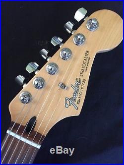 Fender Stratocaster. Olympic White & Hard Case