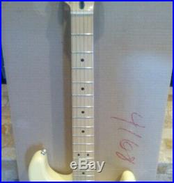 Fender Stratocaster Player Series Buttercream MINT