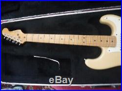 Fender Stratocaster Vintage 1983 Near Mint Oly white Maple Neck Made In USA
