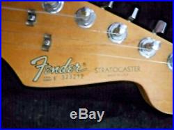 Fender Stratocaster Vintage 1983 Near Mint Oly white Maple Neck Made In USA