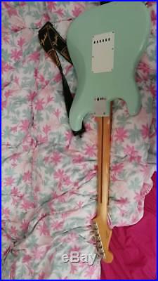 Fender stratocaster mim surf green
