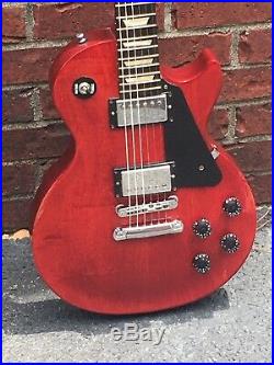 Gibson Les Paul Studio 2010 Wine Red Electric Guitar Hardshell Case