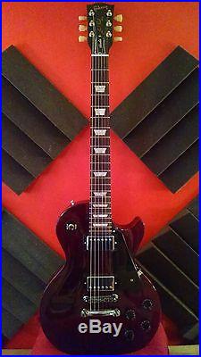 Gibson Les Paul Studio Electric Guitar 2009, wine red with original case
