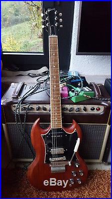 Gibson SG Special customized mit Vibrola Tremolo und Minihumbucker