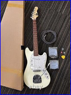 IYV Electric Guitar 200, Vintage White (Mustang/Jaguar) With Everything, Used