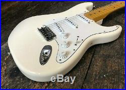 Mexican Fender Stratocaster guitar in arctic white Fender Fat 50s Pickups