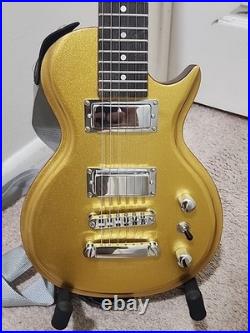 Monoprice Indio Mini 66 Electric Guitar Goldtop, with Gig Bag and Strap