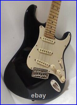 Santanu Guitars Black White Pro Model Vintage Custom Shop UK Electric Guitar 40