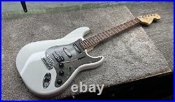 Squier Affinity HSS Stratocaster Electric Guitar Good Condition White 87377