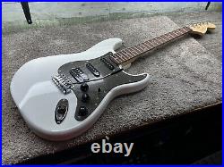 Squier Affinity HSS Stratocaster Electric Guitar Good Condition White 87377