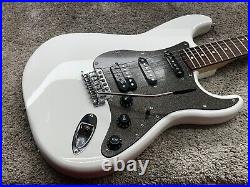 Squier Affinity HSS Stratocaster Electric Guitar Good Condition White 87377