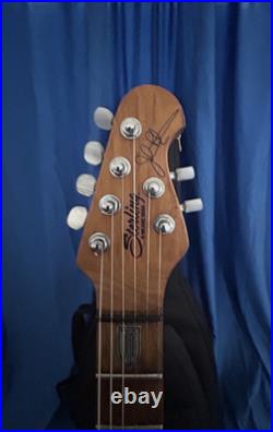 Sterling JP 150 FM withDiMarzio Crunch Lab Bridge Pickup withFender Gig Bag
