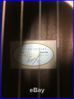 Taylor 100 Series 2017 114e Grand Auditorium Acoustic-Electric Guitar Natural