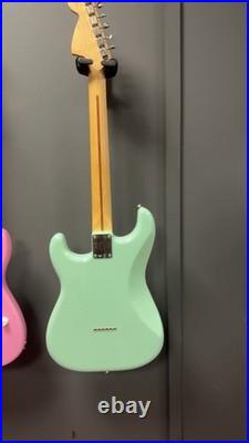 Tom Delonge Fender Stratocaster Electric Guitar Solid Green Pearl pickgaurd