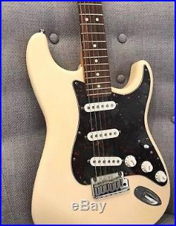 USA FENDER standard American Stratocaster with FENDER HARD CASE