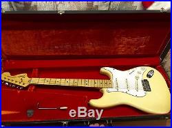 Vintage 1975 Fender Stratocaster. 3 Bolt Maple neck blonde Body. Plays Great